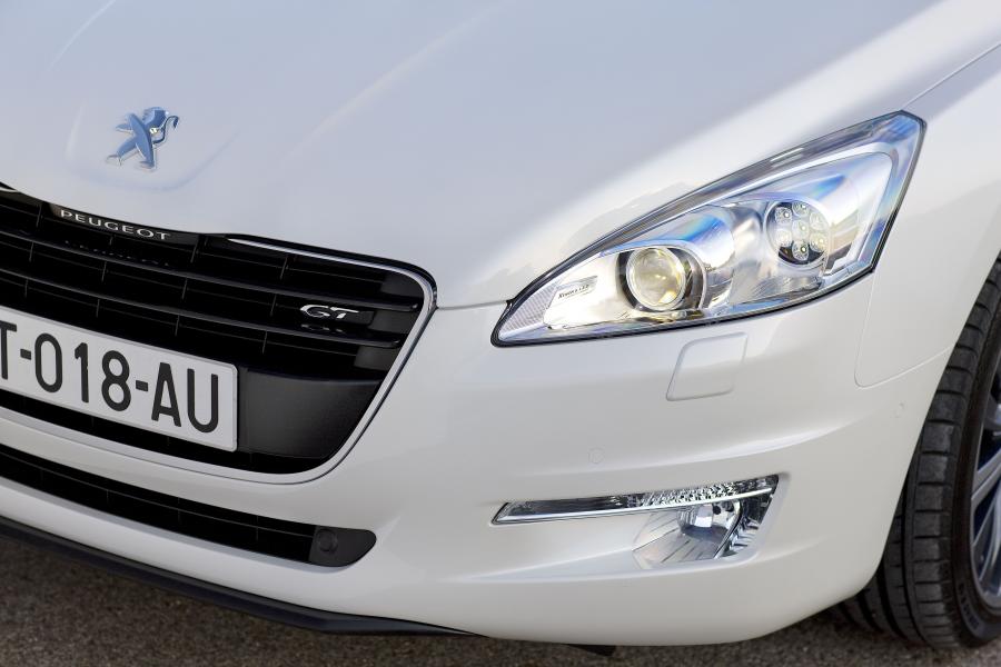  Peugeot 508 2010 года  (фото 15 из 47)